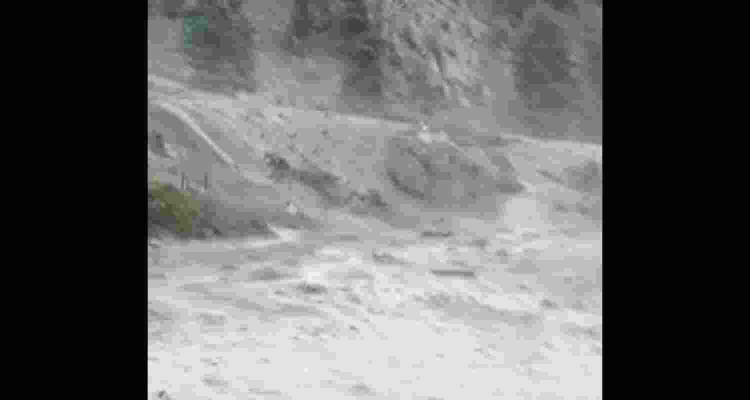 Flash flood triggered at Himachal Pradesh Lahaul-Spiti district Flash flood triggered at Himachal Pradesh Lahaul-Spiti district