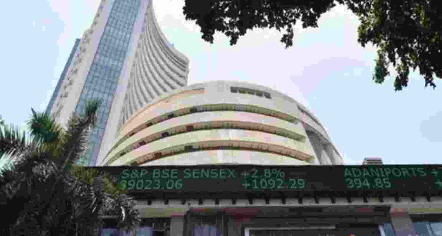 The silver lining in this dip was the metals sector, which gained on renewed optimism following China’s announcement to curb steel overcapacity and potential progress in US-China trade relations The silver lining in this dip was the metals sector, which gained on renewed optimism following China’s announcement to curb steel overcapacity and potential progress in US-China trade relations