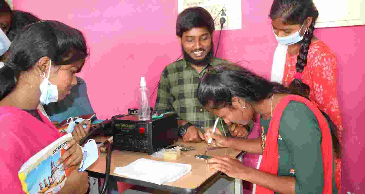 1,200 ‘Vocational Skill Labs’ established in Navodaya Vidyalayas and Eklavya Model Residential schools will also help impart skills to students across 12 key sectors 1,200 ‘Vocational Skill Labs’ established in Navodaya Vidyalayas and Eklavya Model Residential schools will also help impart skills to students across 12 key sectors