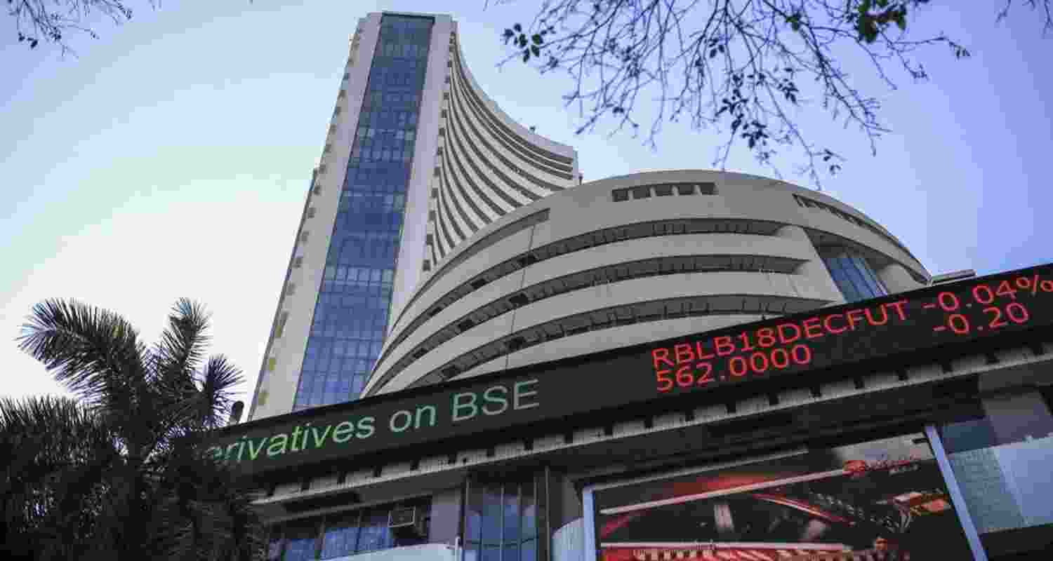 Foreign Institutional Investors (FIIs) offloaded equities worth ₹1,508.53 crore on Tuesday, while Domestic Institutional Investors (DIIs) bought stocks worth ₹3,661.13 crore, according to exchange data Foreign Institutional Investors (FIIs) offloaded equities worth ₹1,508.53 crore on Tuesday, while Domestic Institutional Investors (DIIs) bought stocks worth ₹3,661.13 crore, according to exchange data