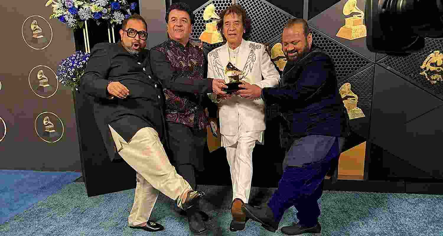 The Indian band 'Shakti' including Singer Shankar Mahadevan and Tabla Maestro Zakir Hussain won the Grammy for 'Best Global Music Album', The Indian band 'Shakti' including Singer Shankar Mahadevan and Tabla Maestro Zakir Hussain won the Grammy for 'Best Global Music Album',