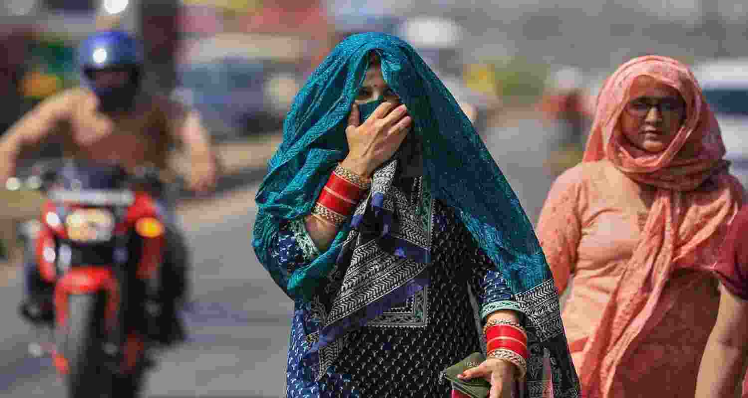 Telangana on yellow alert for heatwave, thunderstorms Telangana on yellow alert for heatwave, thunderstorms