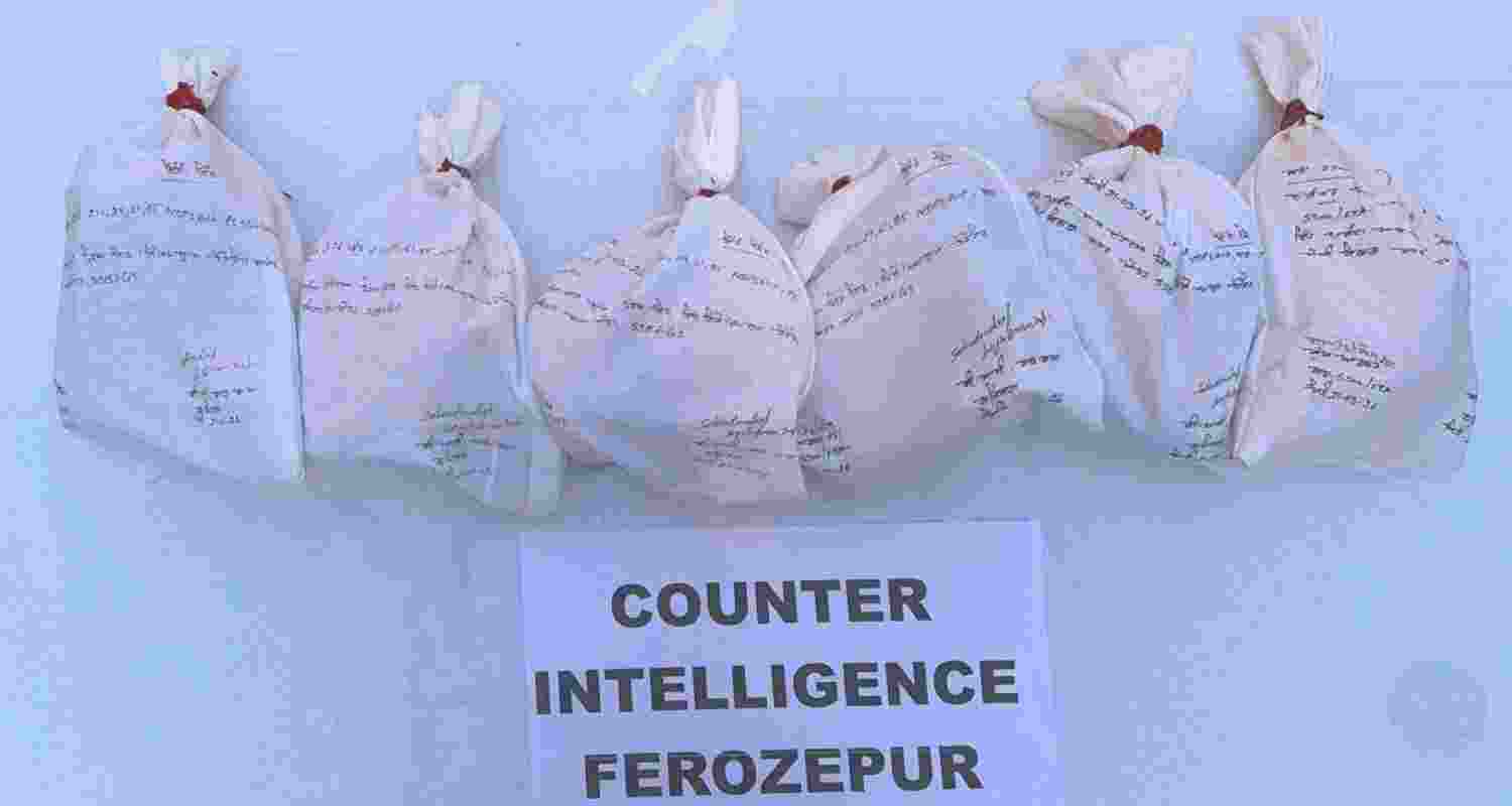 BSF, Punjab Police seize 6.5 kg heroin in Fazilka, foiling cross-border smuggling bid; probe on to trace network linked to Pakistan smugglers. BSF, Punjab Police seize 6.5 kg heroin in Fazilka, foiling cross-border smuggling bid; probe on to trace network linked to Pakistan smugglers.