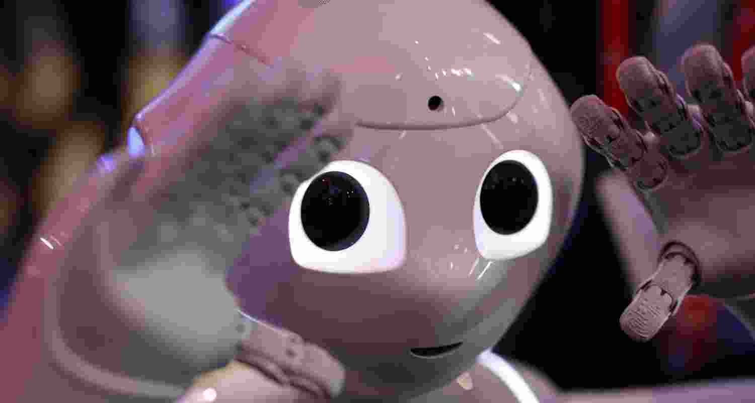 When expressive humanoid robots fumble, our brains become wary When expressive humanoid robots fumble, our brains become wary