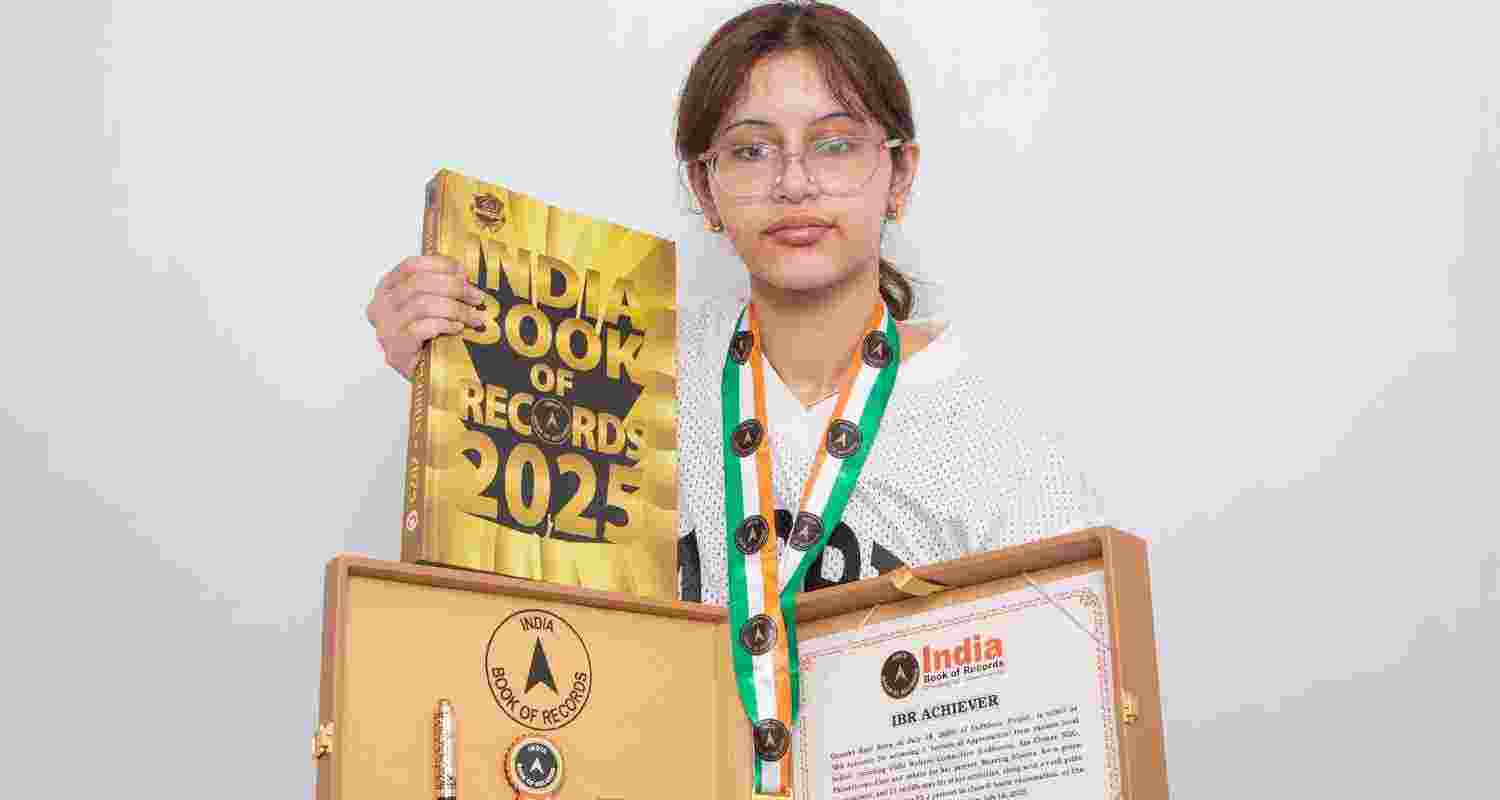 Buzzing Blooms: Punjab teen enters India Book of Records Buzzing Blooms: Punjab teen enters India Book of Records