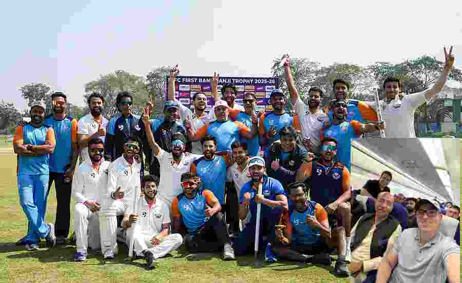 Omar heads to Hubbali to cheer J&K team in Ranji trophy finals Omar heads to Hubbali to cheer J&K team in Ranji trophy finals