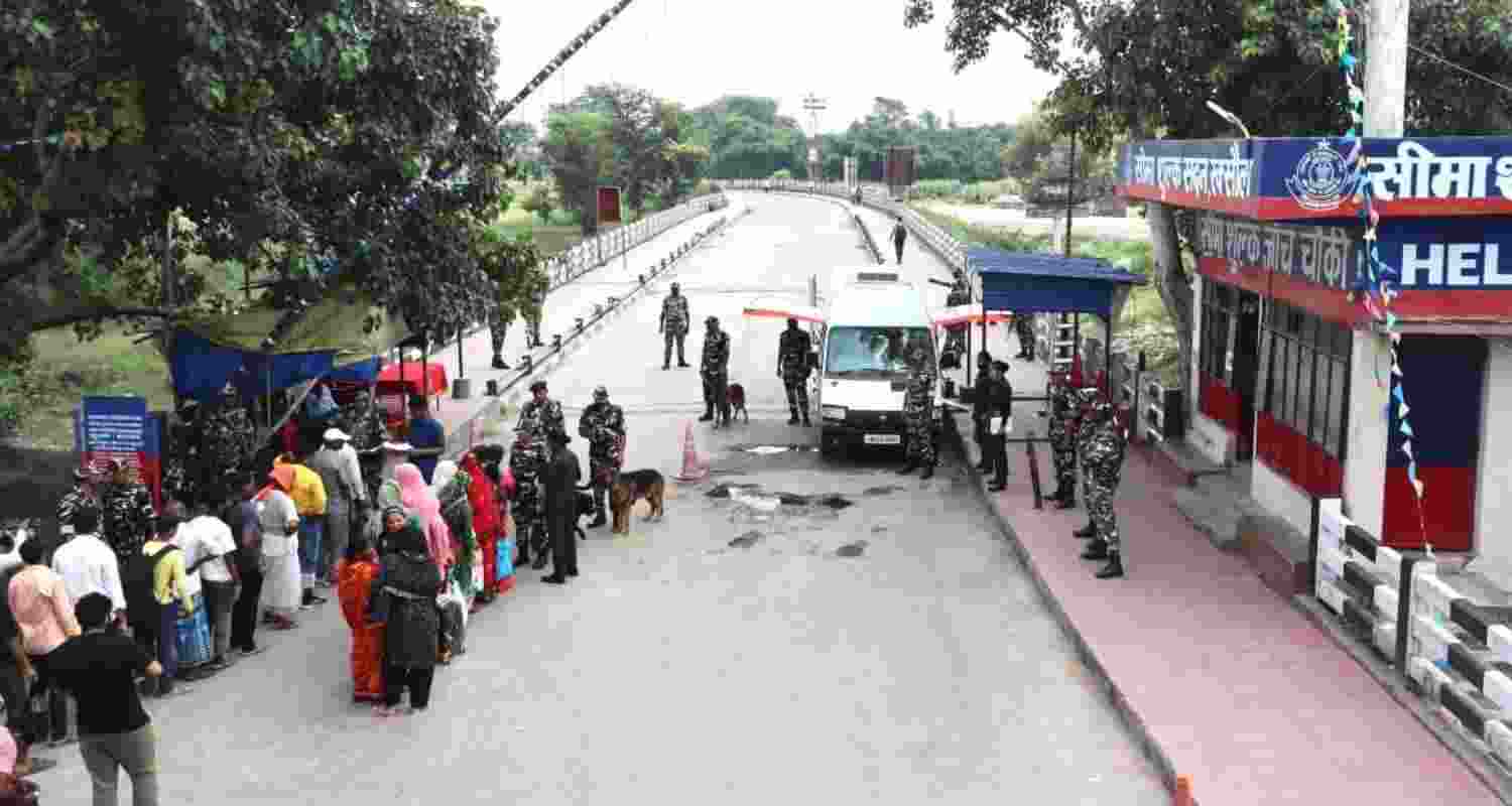Sonauli India-Nepal border reopens Sonauli India-Nepal border reopens