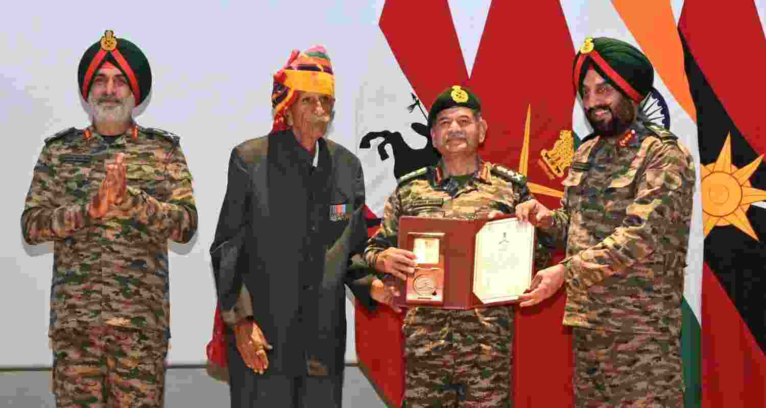 COAS honouring an Army veteran. COAS honouring an Army veteran.