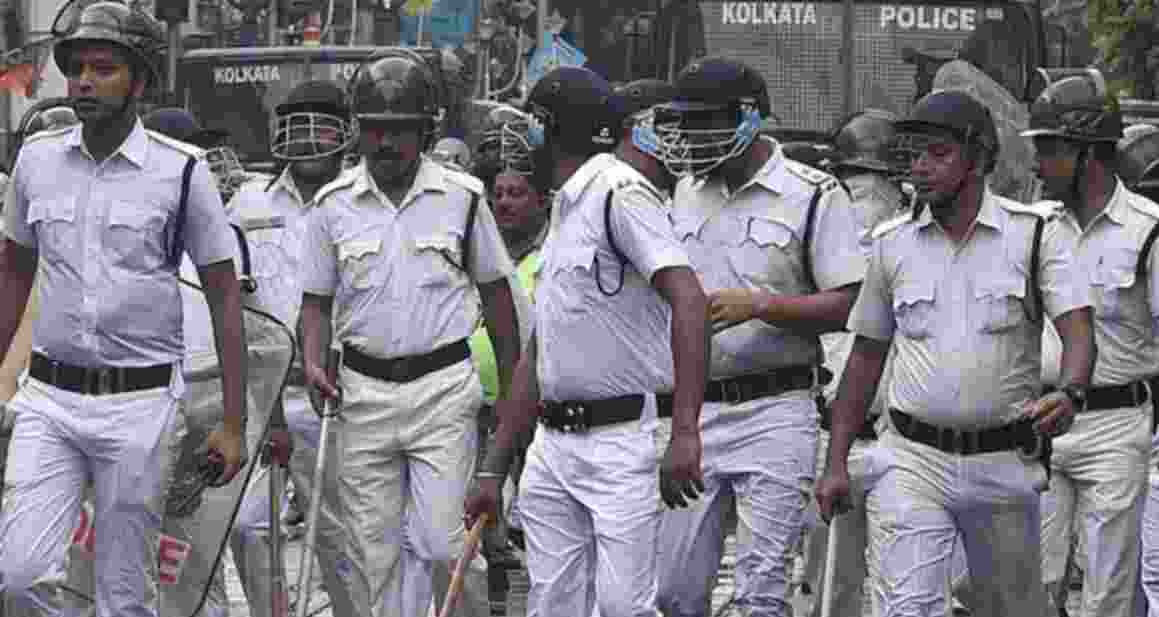 Kolkata police constable arrested in ₹2.5 cr robbery case Kolkata police constable arrested in ₹2.5 cr robbery case