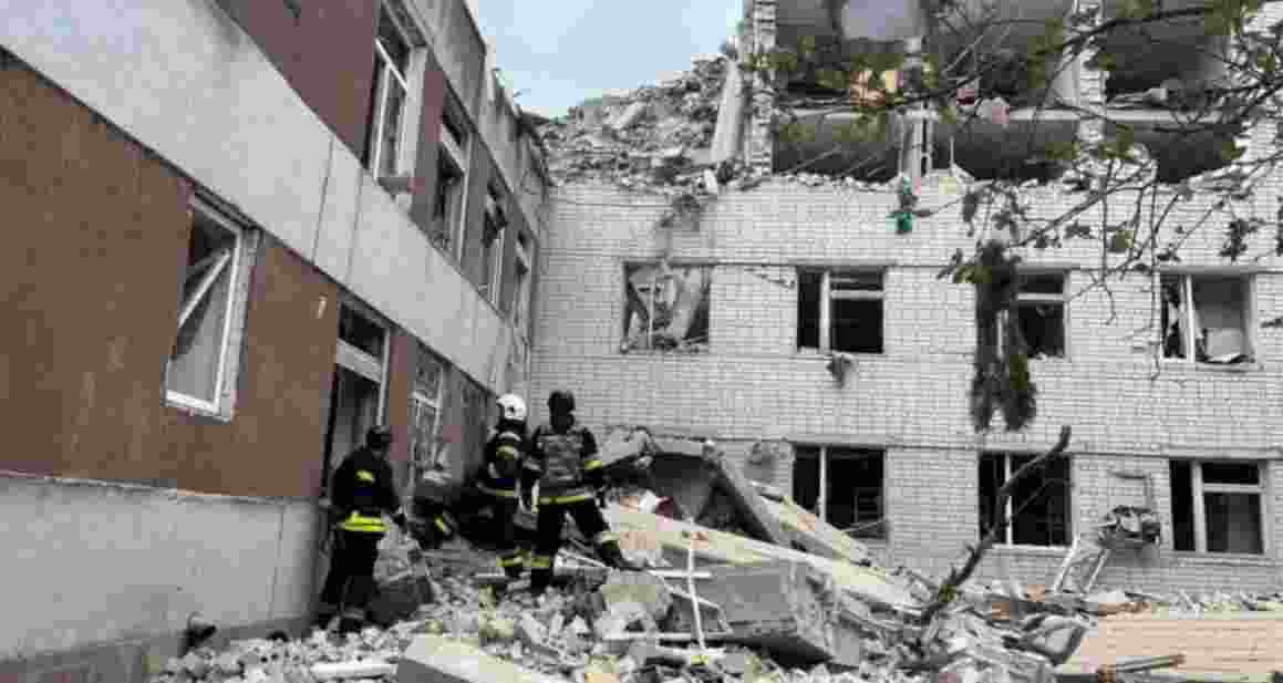 22 killed, dozens injured as Russia, Ukraine exchange heavy fire 22 killed, dozens injured as Russia, Ukraine exchange heavy fire