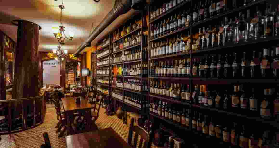 Wine merchants accuse K'taka govt of ₹6,000-crore excise scam Wine merchants accuse K'taka govt of ₹6,000-crore excise scam