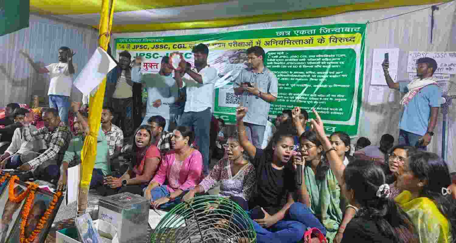 Jharkhand's JPSC-JSSC student protest intensified as the Reform Manch accused the government of trying to divide the movement amid pending talks. Jharkhand's JPSC-JSSC student protest intensified as the Reform Manch accused the government of trying to divide the movement amid pending talks.