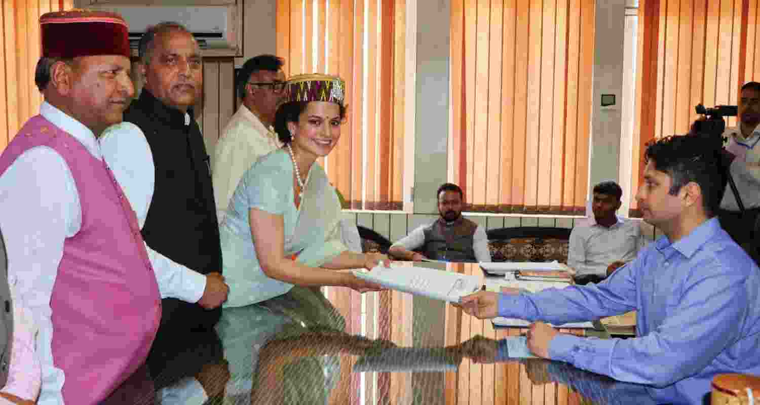 Kangana files nomination papers for LS polls. Kangana files nomination papers for LS polls.