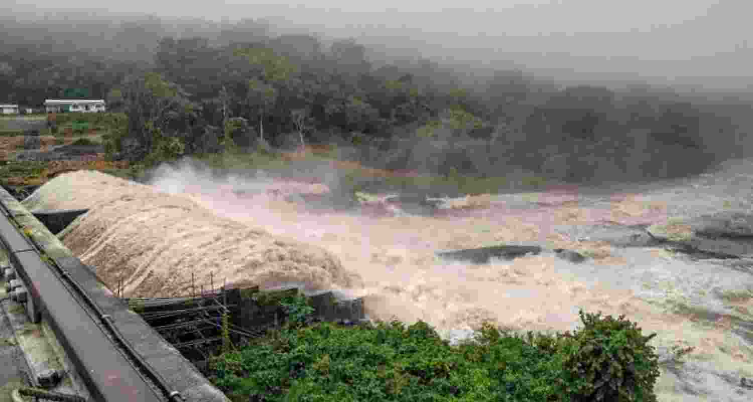 Kerala rivers swell as heavy rain lashes state Kerala rivers swell as heavy rain lashes state