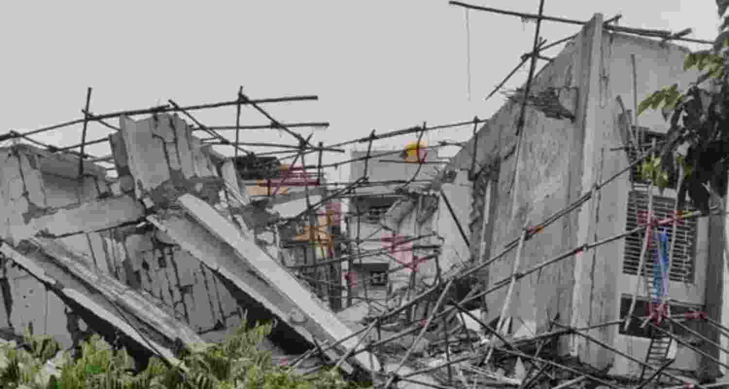 State-run school's building collapses in Kochi State-run school's building collapses in Kochi