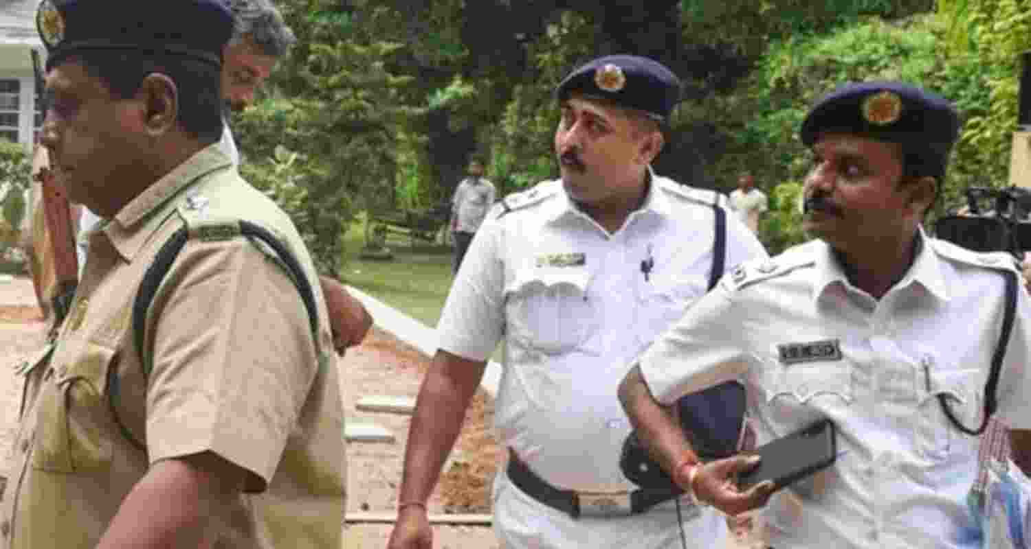 Kolkata Police. Kolkata Police.