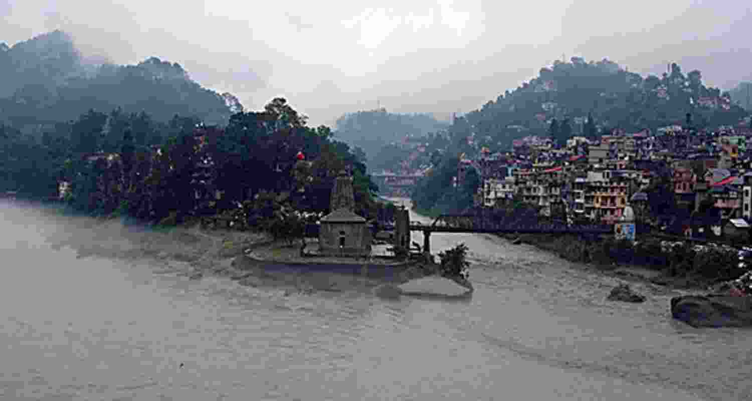 Landslides and fallen trees block roads in Himachal after persistent rain forces closure of 398 routes, including three national highways. Landslides and fallen trees block roads in Himachal after persistent rain forces closure of 398 routes, including three national highways.