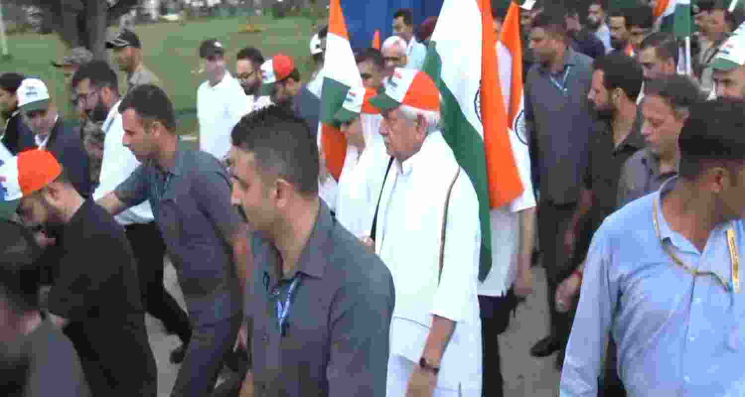 LG Manoj Sinha flags off Tiranga Rally in Srinagar LG Manoj Sinha flags off Tiranga Rally in Srinagar
