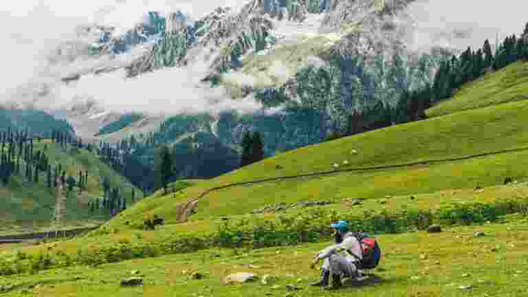 Peace boosts tourism along LOC as tourists opt off beat spots Peace boosts tourism along LOC as tourists opt off beat spots