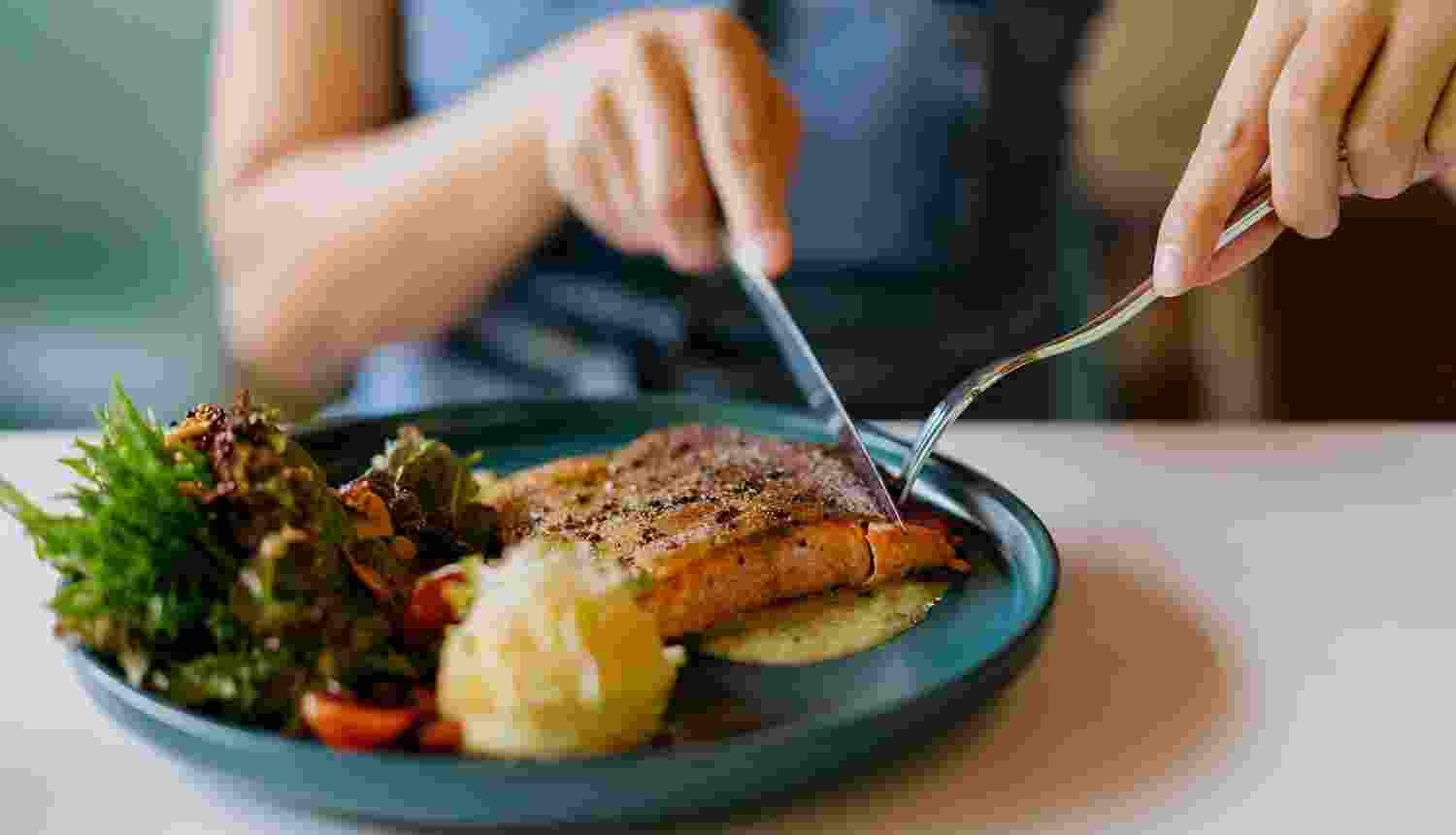 How vegetarian, low meat diets may help lower cancer risk How vegetarian, low meat diets may help lower cancer risk