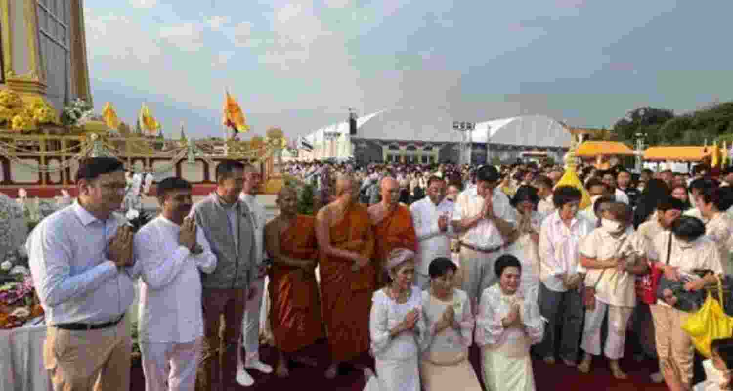 Nearly 100,000 devotees gather to pay homage to the Sacred Relics at the Pagoda in Sanam Luang Pavilion on Makha Bucha Day, February 24th. Nearly 100,000 devotees gather to pay homage to the Sacred Relics at the Pagoda in Sanam Luang Pavilion on Makha Bucha Day, February 24th.