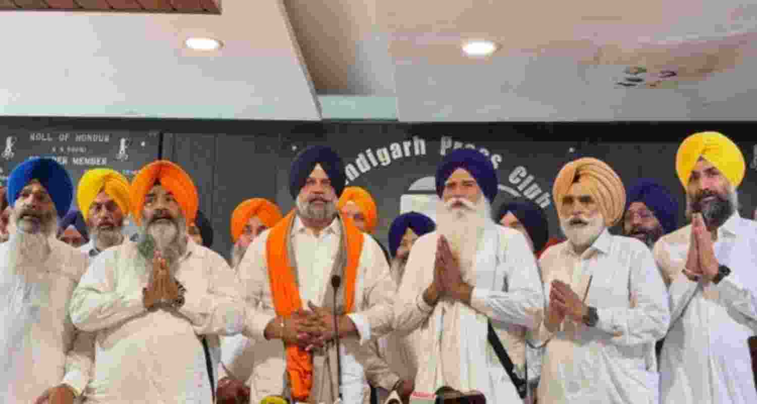 Manpreet Singh Ayali joins Akali Dal (Waris Punjab De) in the presence of party leaders in Punjab on Tuesday. Manpreet Singh Ayali joins Akali Dal (Waris Punjab De) in the presence of party leaders in Punjab on Tuesday.