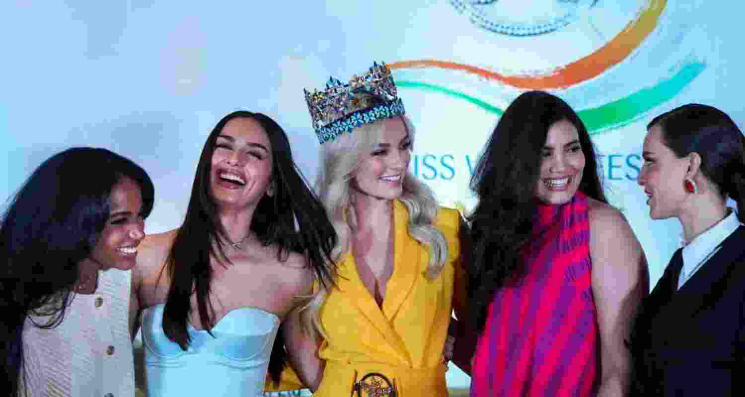 70th Miss World Karolina Bielawska (C) from Poland with former Miss Worlds Toni-Ann Singh from Jamaica, Manushi Chillar from India, Stephanie Del Valle from Puerto Rico and Vanessa Ponce de Leon from Mexico pose for photos during the official press launch of Miss World, in New Delhi on Friday. 70th Miss World Karolina Bielawska (C) from Poland with former Miss Worlds Toni-Ann Singh from Jamaica, Manushi Chillar from India, Stephanie Del Valle from Puerto Rico and Vanessa Ponce de Leon from Mexico pose for photos during the official press launch of Miss World, in New Delhi on Friday.