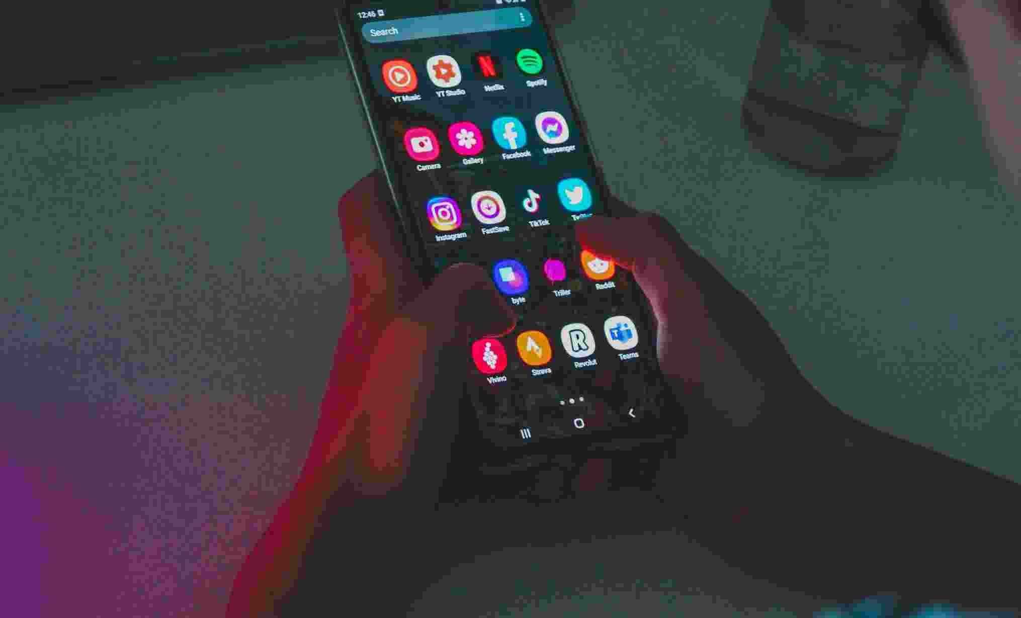 He defrauded mobile phone providers and insurance companies by using the US mail system and other third-party mail carriers, submitting false claims of lost, stolen and damaged devices and asking for their replacement. He then resold the devices outside the US, a media release on the case said. He defrauded mobile phone providers and insurance companies by using the US mail system and other third-party mail carriers, submitting false claims of lost, stolen and damaged devices and asking for their replacement. He then resold the devices outside the US, a media release on the case said.