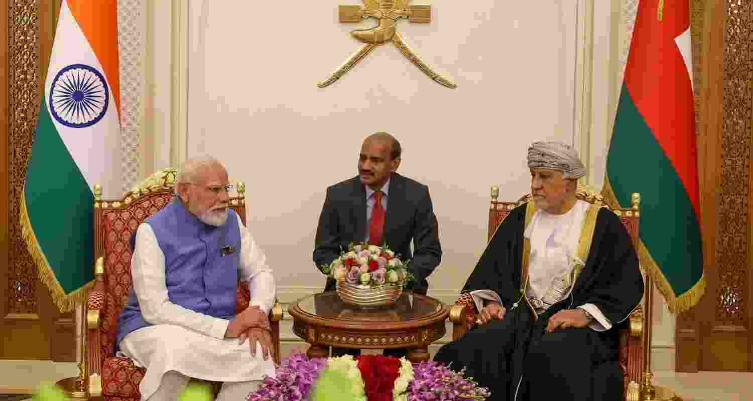 PM Narendra Modi arrives in Oman to strengthen strategic and defence ties. PM Narendra Modi arrives in Oman to strengthen strategic and defence ties.
