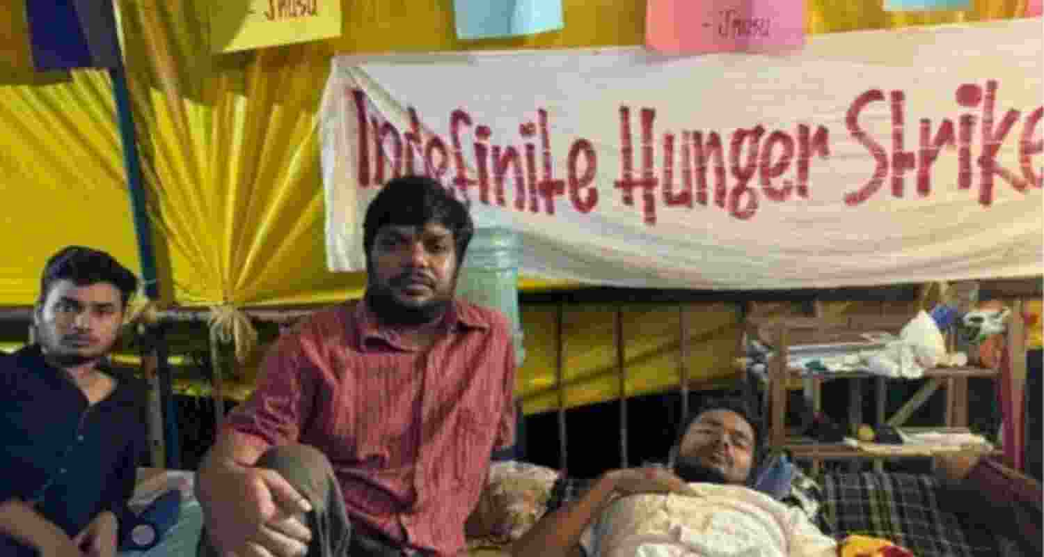 JNUSU ends hunger strike after 17 days JNUSU ends hunger strike after 17 days