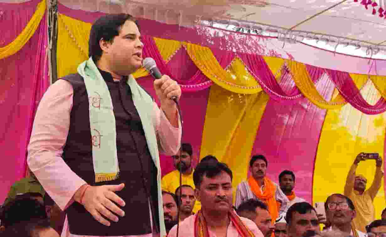 Varun Gandhi campaigns for mother Maneka Gandhi in UP’s Sultanpur Varun Gandhi campaigns for mother Maneka Gandhi in UP’s Sultanpur