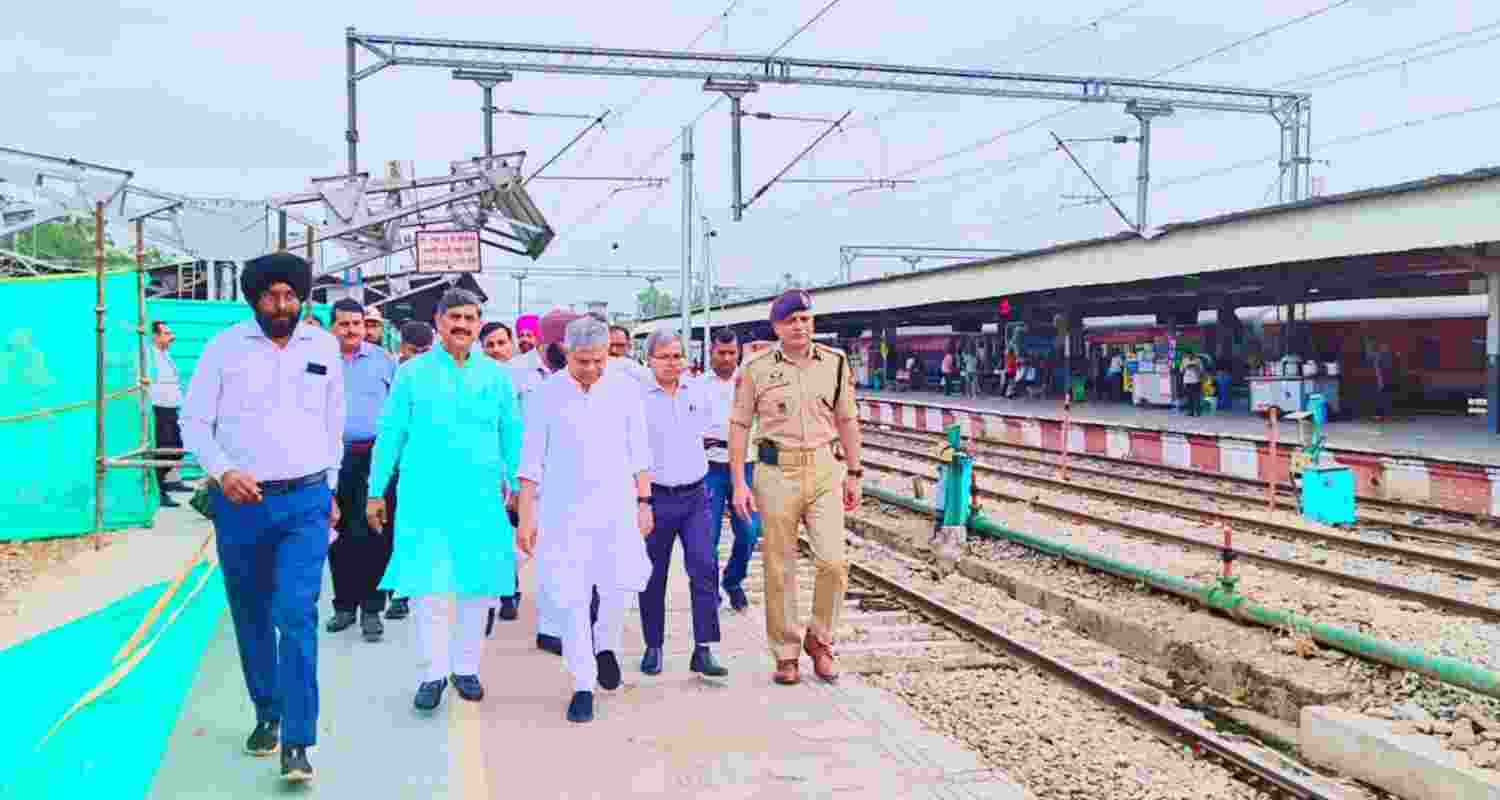 Direct train between Jammu and Srinagar from Sept: Rlys Minister Direct train between Jammu and Srinagar from Sept: Rlys Minister