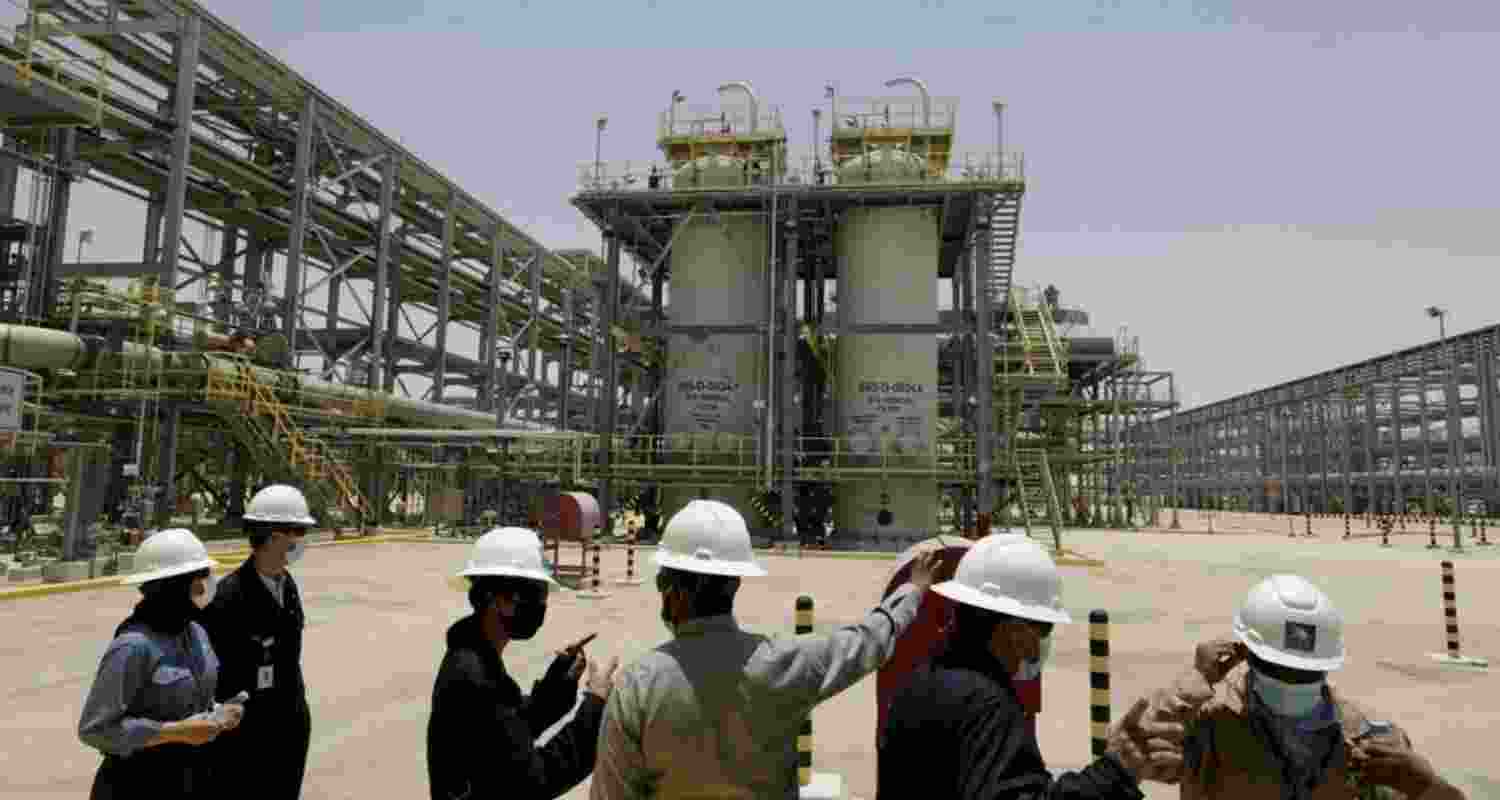 Oil surges on Iran conflict; tech stocks slide globally Oil surges on Iran conflict; tech stocks slide globally