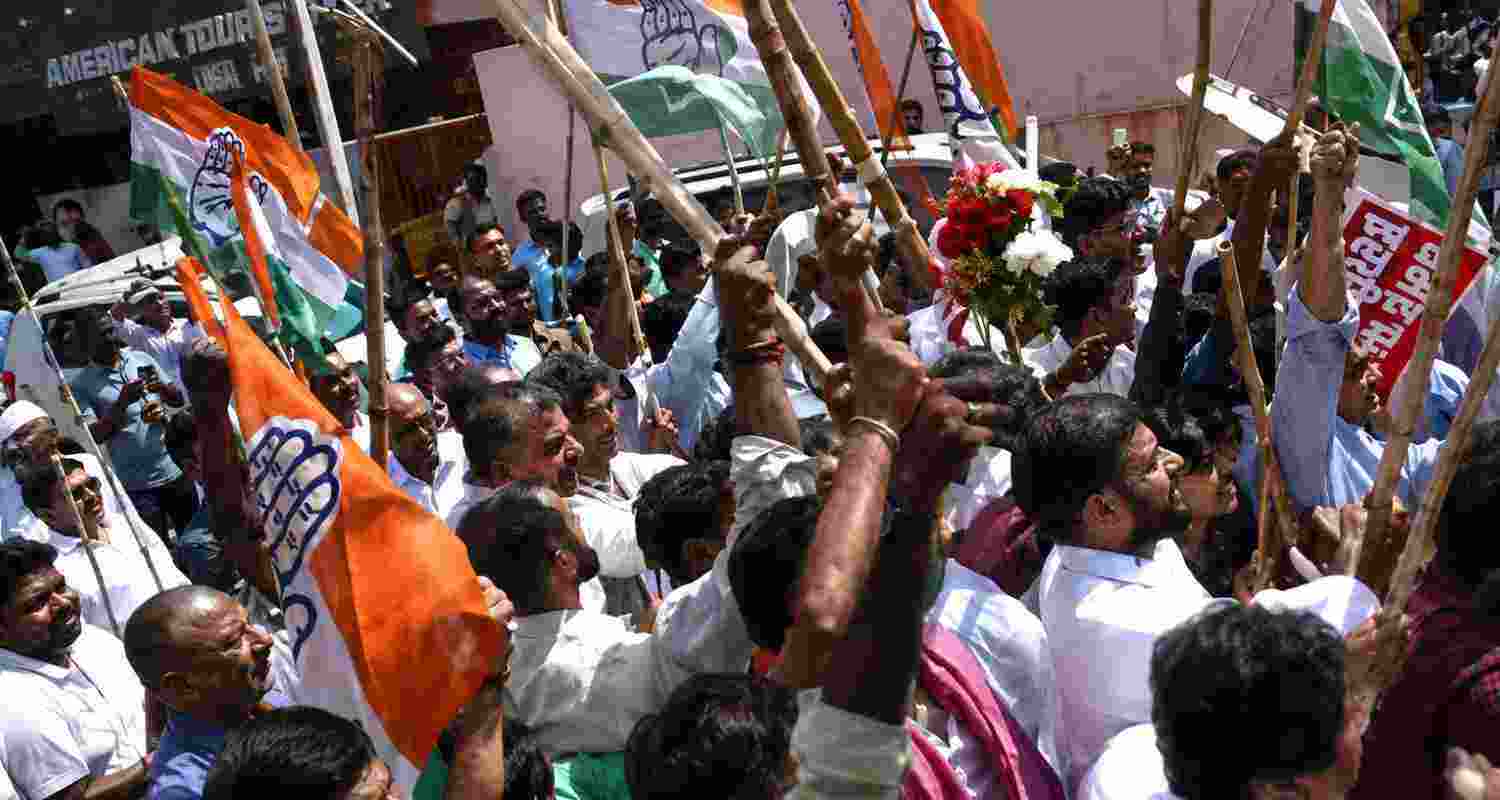 Violence erupted outside the Congress office in Patna as BJP staged nationwide protests against the party's march to PM Modi's residence in Delhi. Violence erupted outside the Congress office in Patna as BJP staged nationwide protests against the party's march to PM Modi's residence in Delhi.
