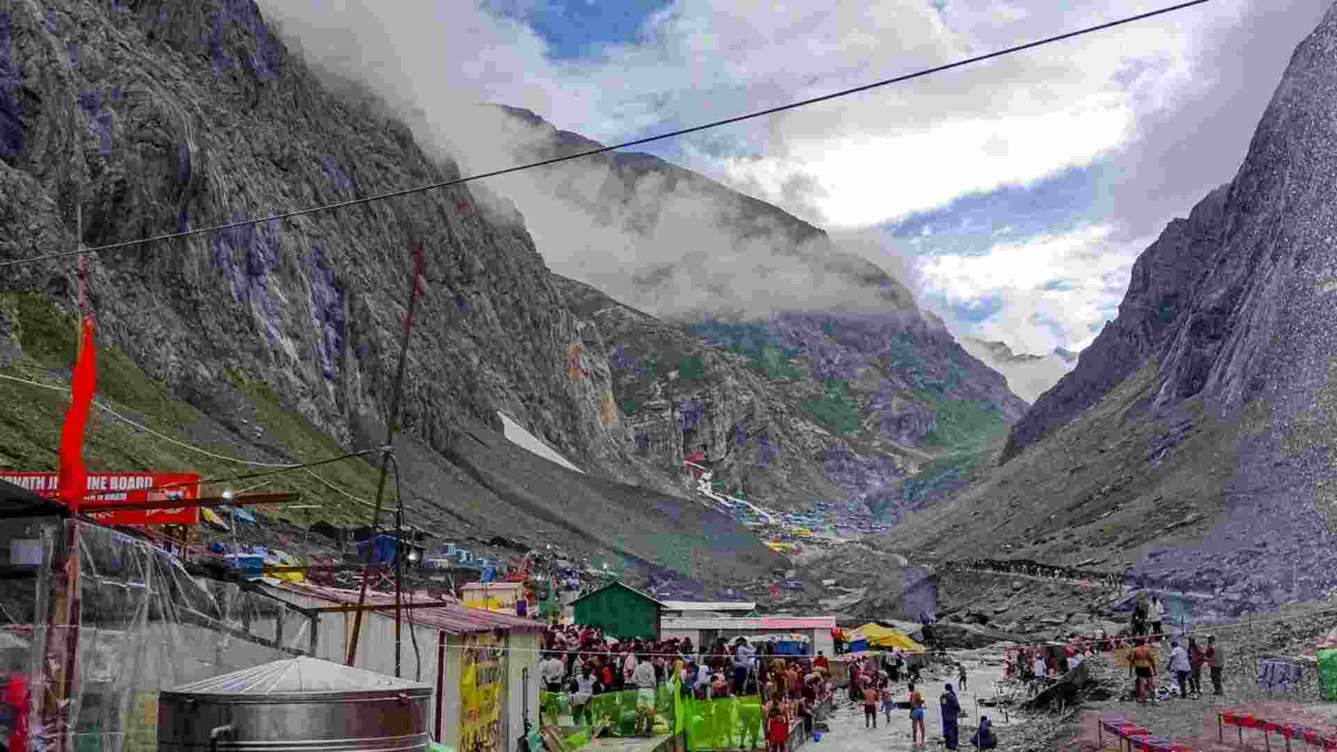 Amarnath pilgrims won't move from Jammu base camp on July 31 Amarnath pilgrims won't move from Jammu base camp on July 31