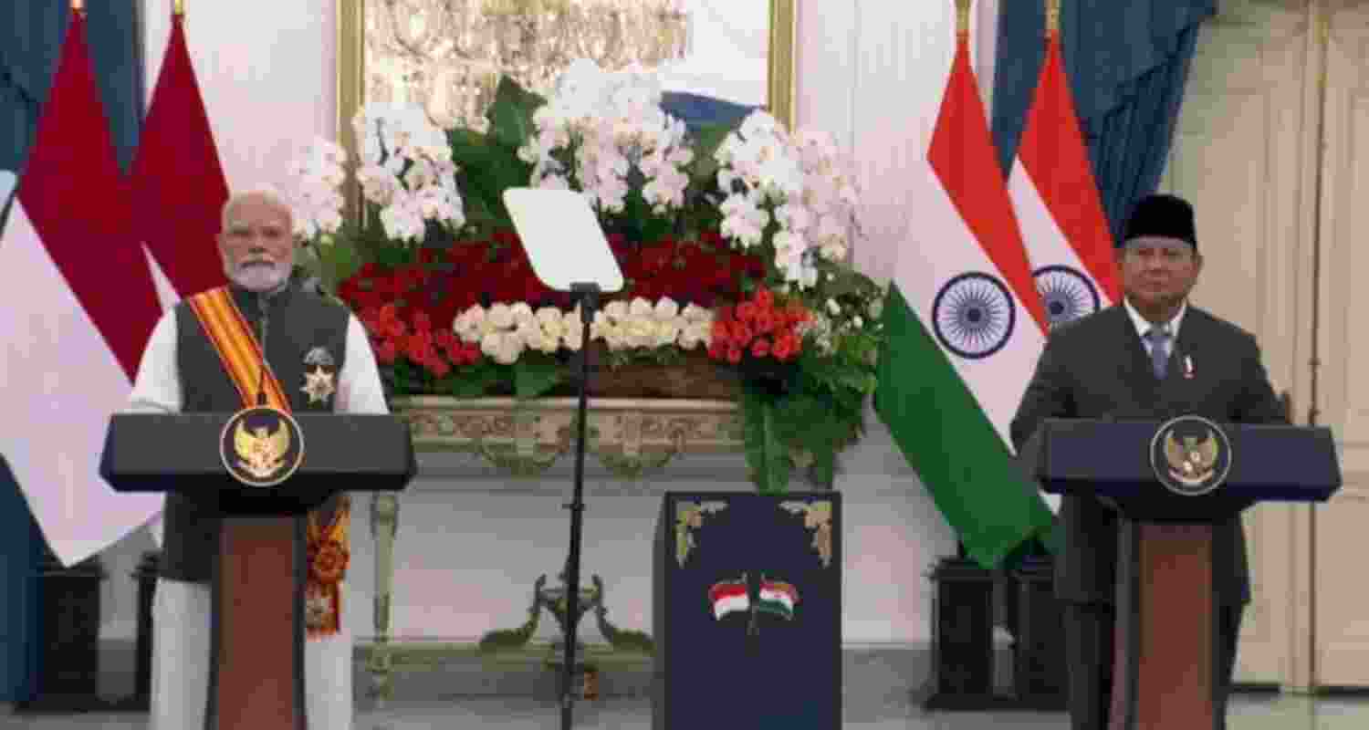 PM Modi begins Jakarta visit with a warm welcome PM Modi begins Jakarta visit with a warm welcome