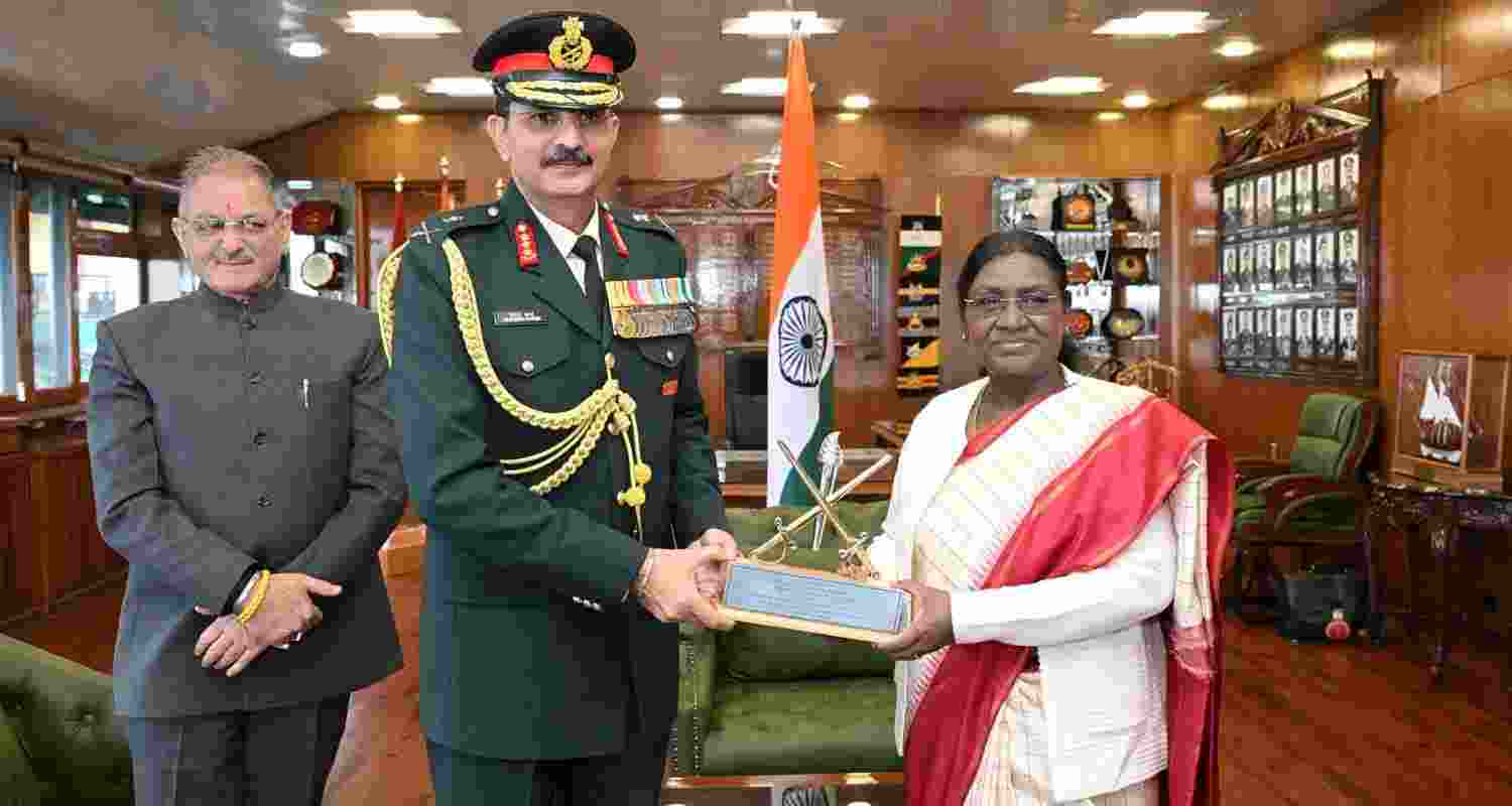 President Droupadi Murmu visits ARTRAC in Shimla, reviews Army training, drone initiatives and operational readiness efforts. President Droupadi Murmu visits ARTRAC in Shimla, reviews Army training, drone initiatives and operational readiness efforts.