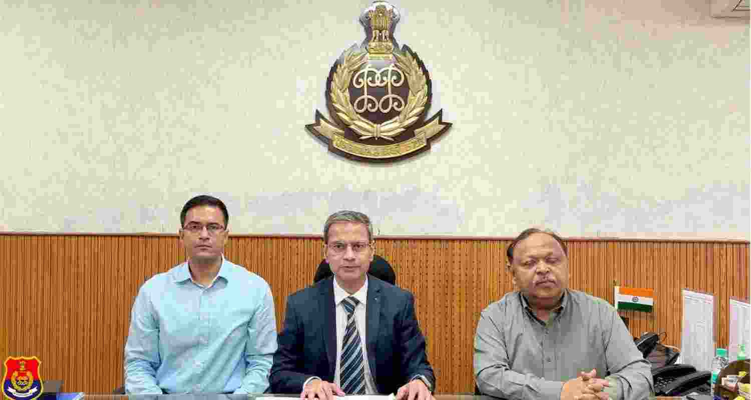 Five arrested in Chandigarh BJP HQ blast case; Punjab Police link module to ISI-backed network, identify foreign handlers and continue hunt for accused.
Five arrested in Chandigarh BJP HQ blast case; Punjab Police link module to ISI-backed network, identify foreign handlers and continue hunt for accused.