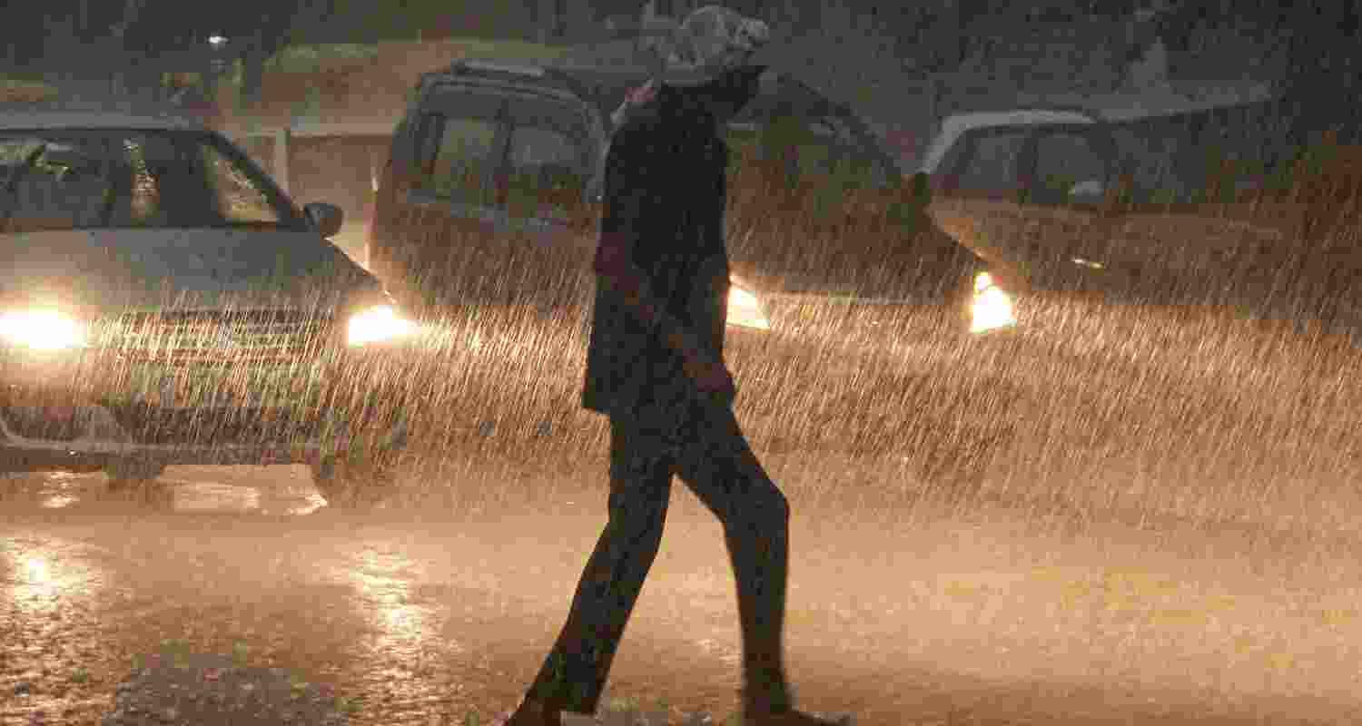 Punjab may see rain and thundershowers in 48 hours, easing heatwave conditions and lowering peak power demand amid ongoing electricity cuts. Punjab may see rain and thundershowers in 48 hours, easing heatwave conditions and lowering peak power demand amid ongoing electricity cuts.