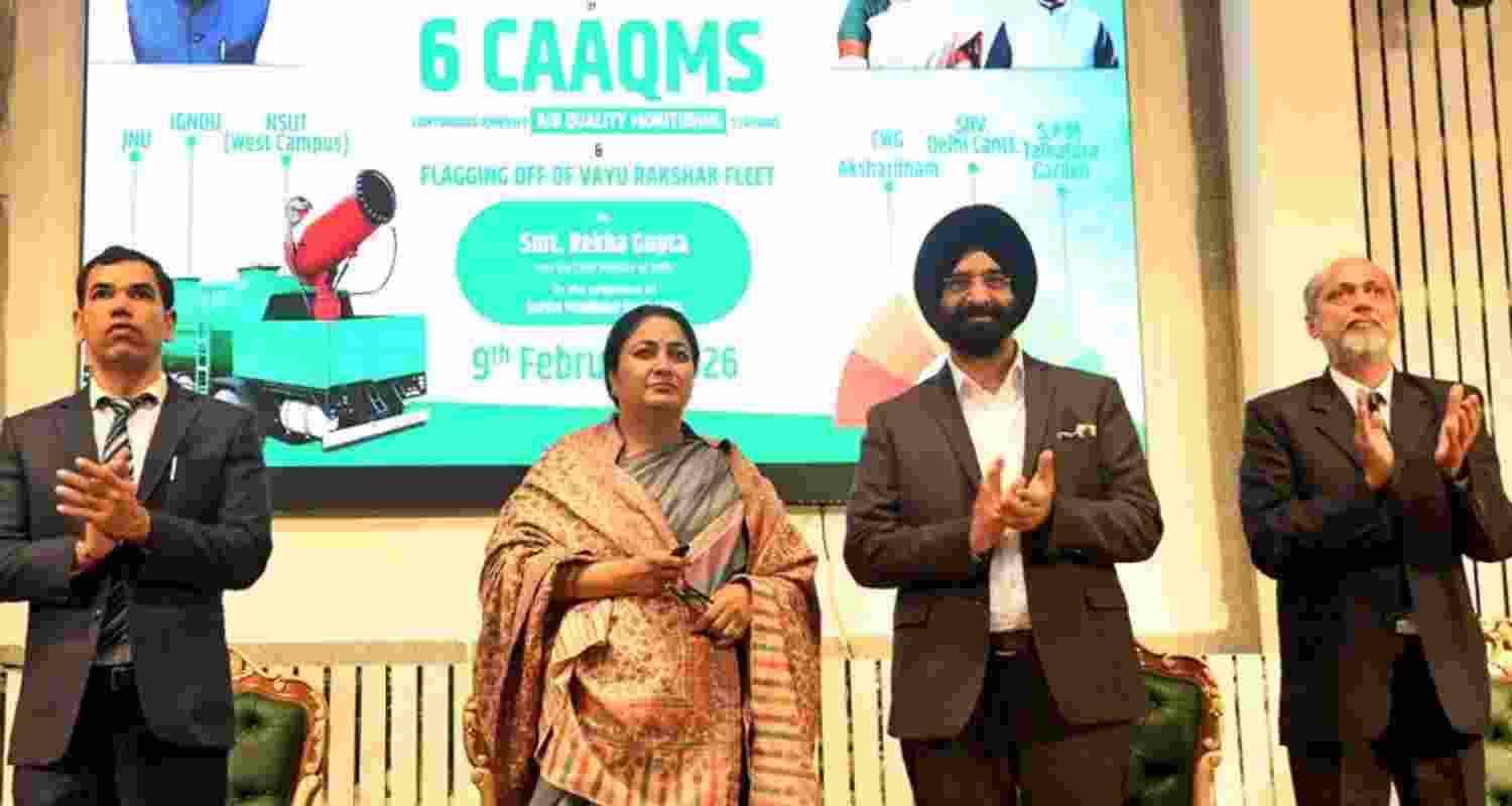 Delhi gets 6 new air monitoring stations, 100 'Vayu Rakshak' vans Delhi gets 6 new air monitoring stations, 100 'Vayu Rakshak' vans