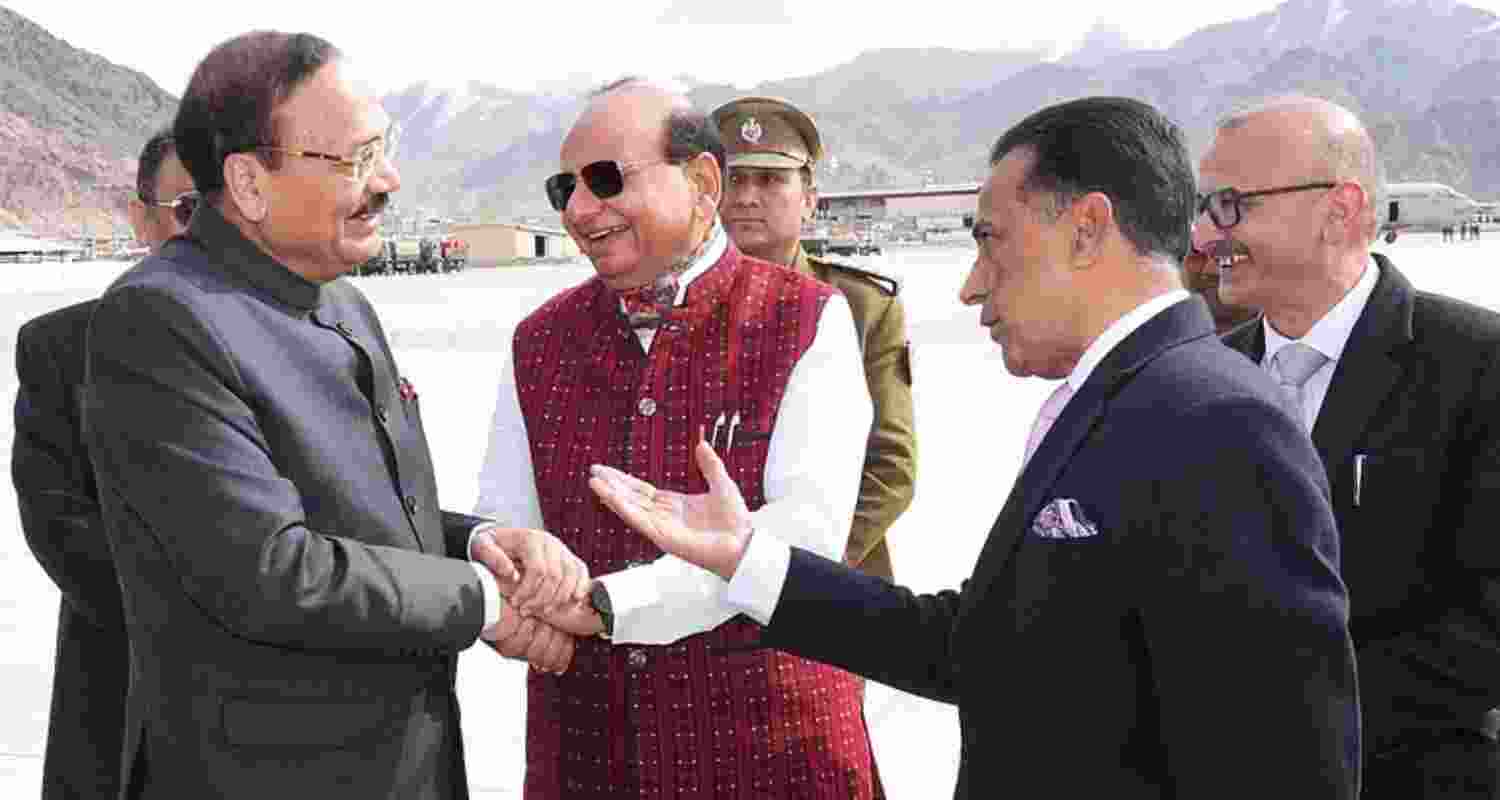 CJI praises Ladakh LG VK Saxena as 'dynamic' administrator CJI praises Ladakh LG VK Saxena as 'dynamic' administrator