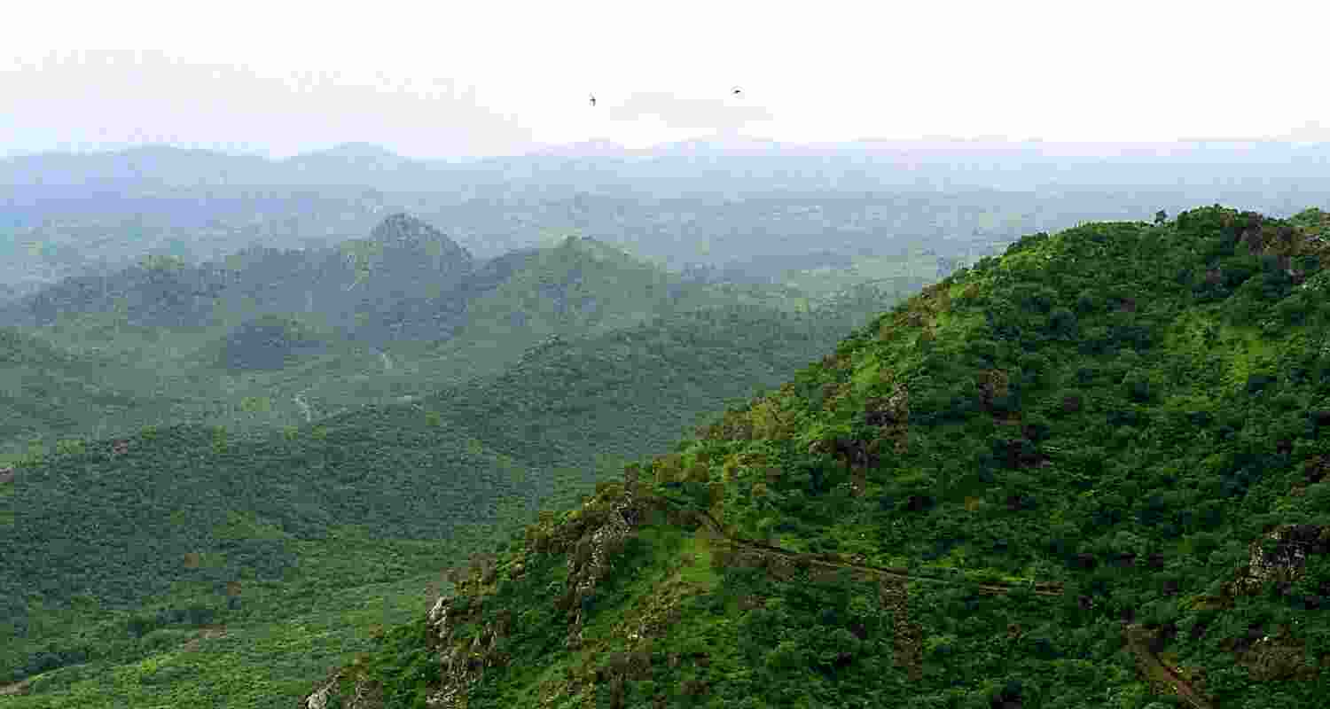 SC forms panel to study Centre's report on Aravalli hills range SC forms panel to study Centre's report on Aravalli hills range