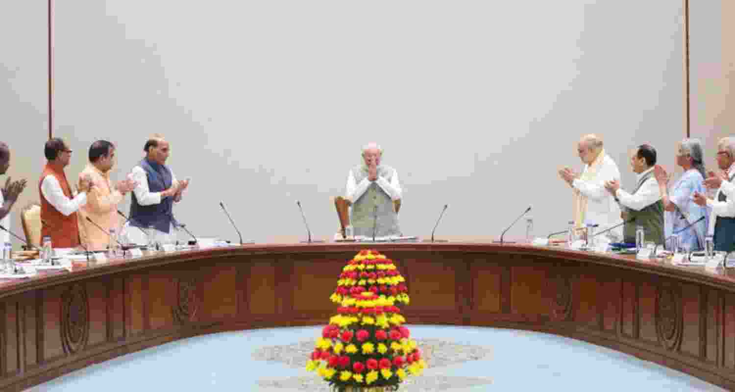 Union cabinet applauds PM Modi on becoming longest serving PM Union cabinet applauds PM Modi on becoming longest serving PM