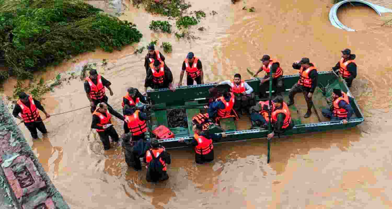 Five rescued from Samba's flooded river in swift police operation Five rescued from Samba's flooded river in swift police operation
