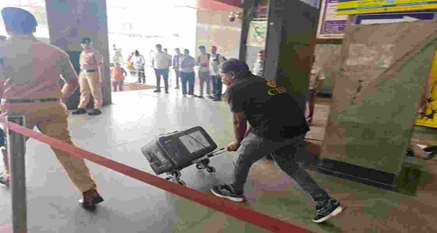 India's first live donor heart transported by Vande Bharat train India's first live donor heart transported by Vande Bharat train