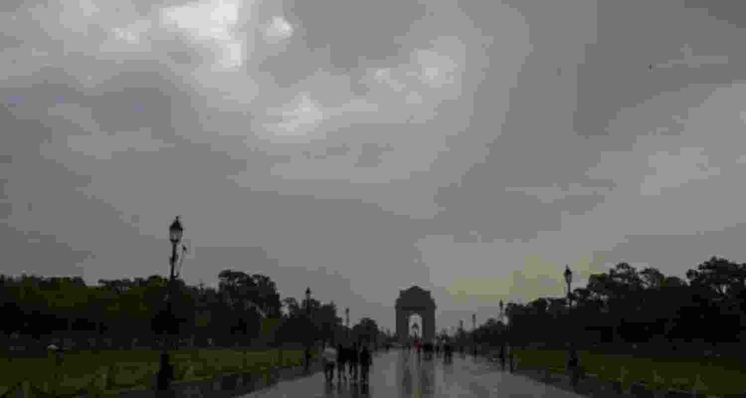 Fresh spell of monsoon rains turn weather pleasant in Delhi-NCR Fresh spell of monsoon rains turn weather pleasant in Delhi-NCR