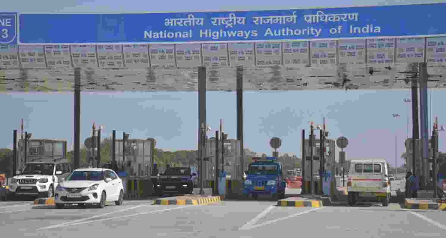 NHAI expands digital FASTag facility to 121 toll plazas NHAI expands digital FASTag facility to 121 toll plazas