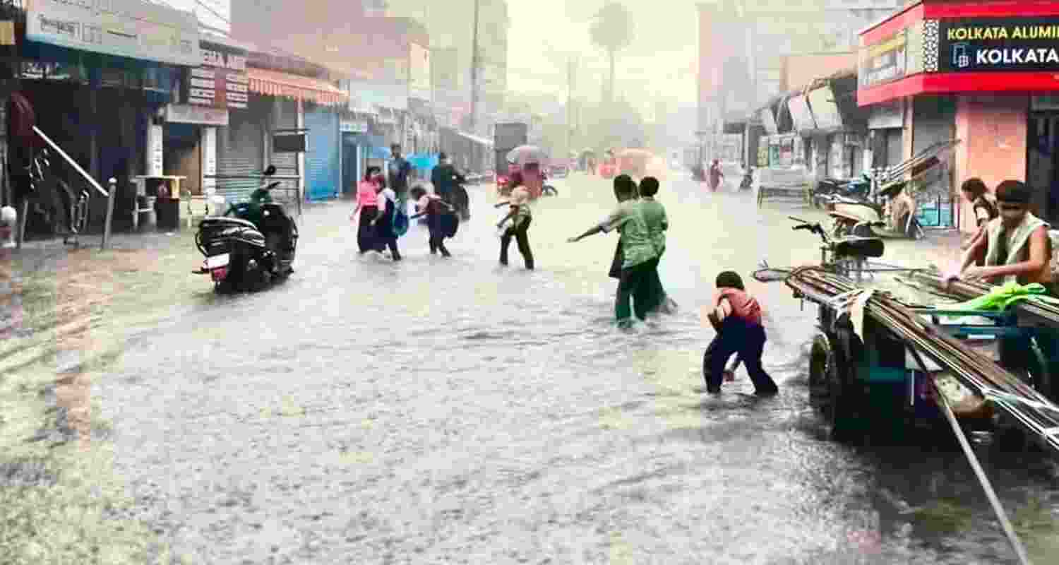 Lightning strikes kill 18 across Jharkhand, rain batters state Lightning strikes kill 18 across Jharkhand, rain batters state