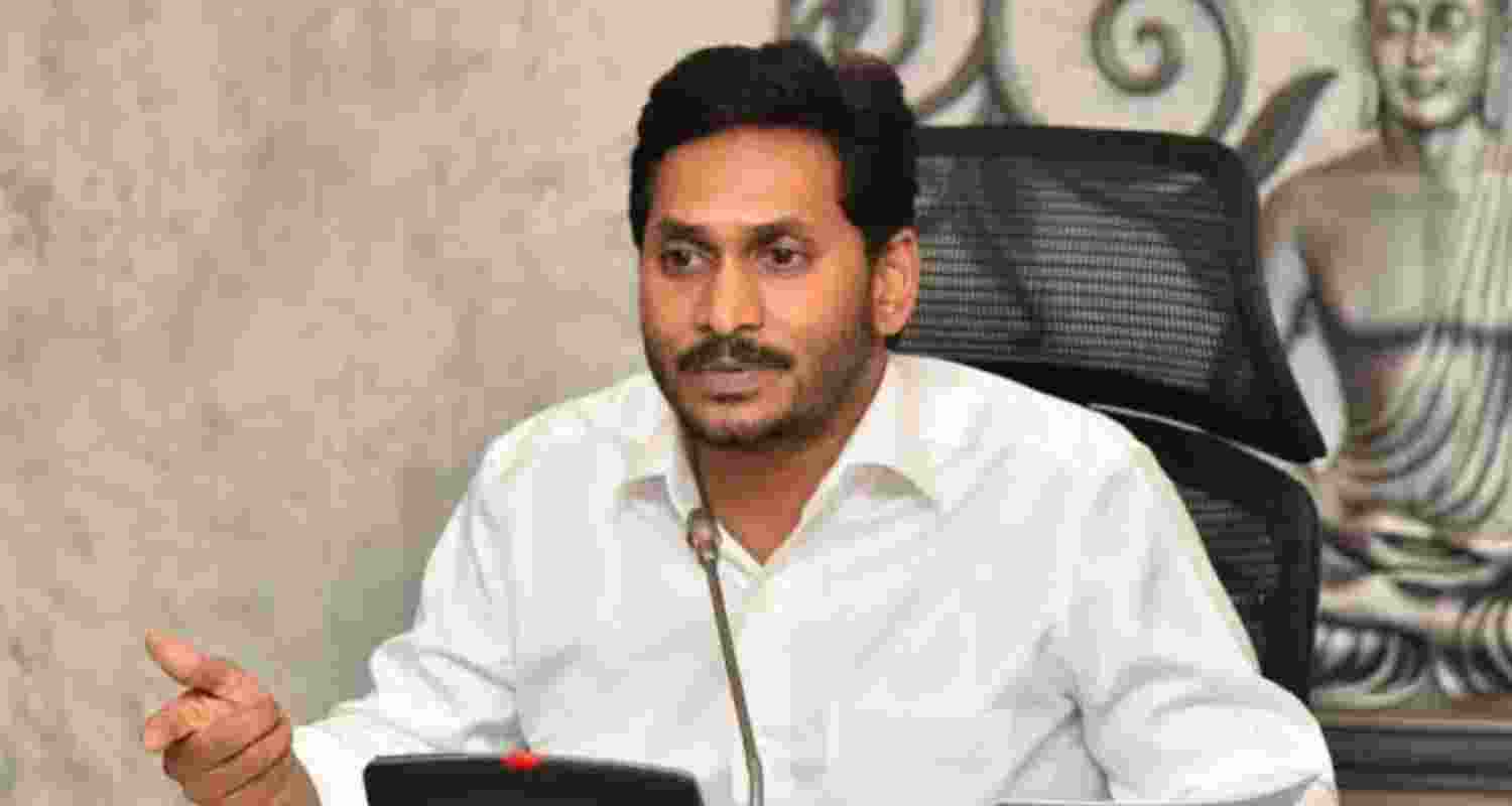 YSRCP President Y S Jagan Mohan Reddy launches ‘Jagan 2.0 Super App’ to directly connect party workers with leadership and counter social media suppression, inspired by Tamil Nadu’s Vijay.
YSRCP President Y S Jagan Mohan Reddy launches ‘Jagan 2.0 Super App’ to directly connect party workers with leadership and counter social media suppression, inspired by Tamil Nadu’s Vijay.