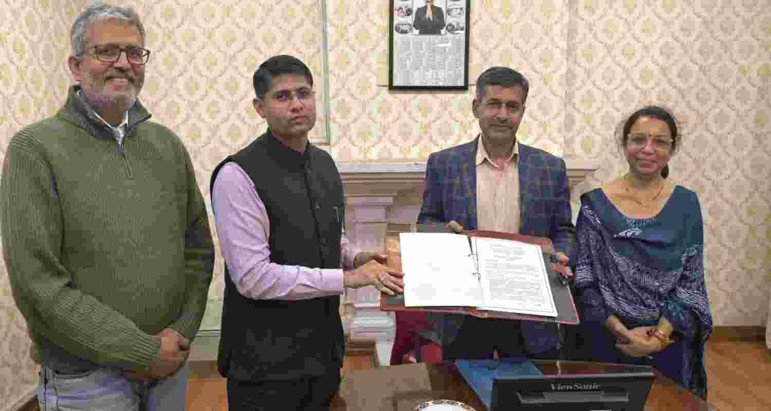 Representatives of Jal Shakti Vibhag and Rural Development Department sign an MoU to strengthen faecal sludge management in Himachal Pradesh. Representatives of Jal Shakti Vibhag and Rural Development Department sign an MoU to strengthen faecal sludge management in Himachal Pradesh.
